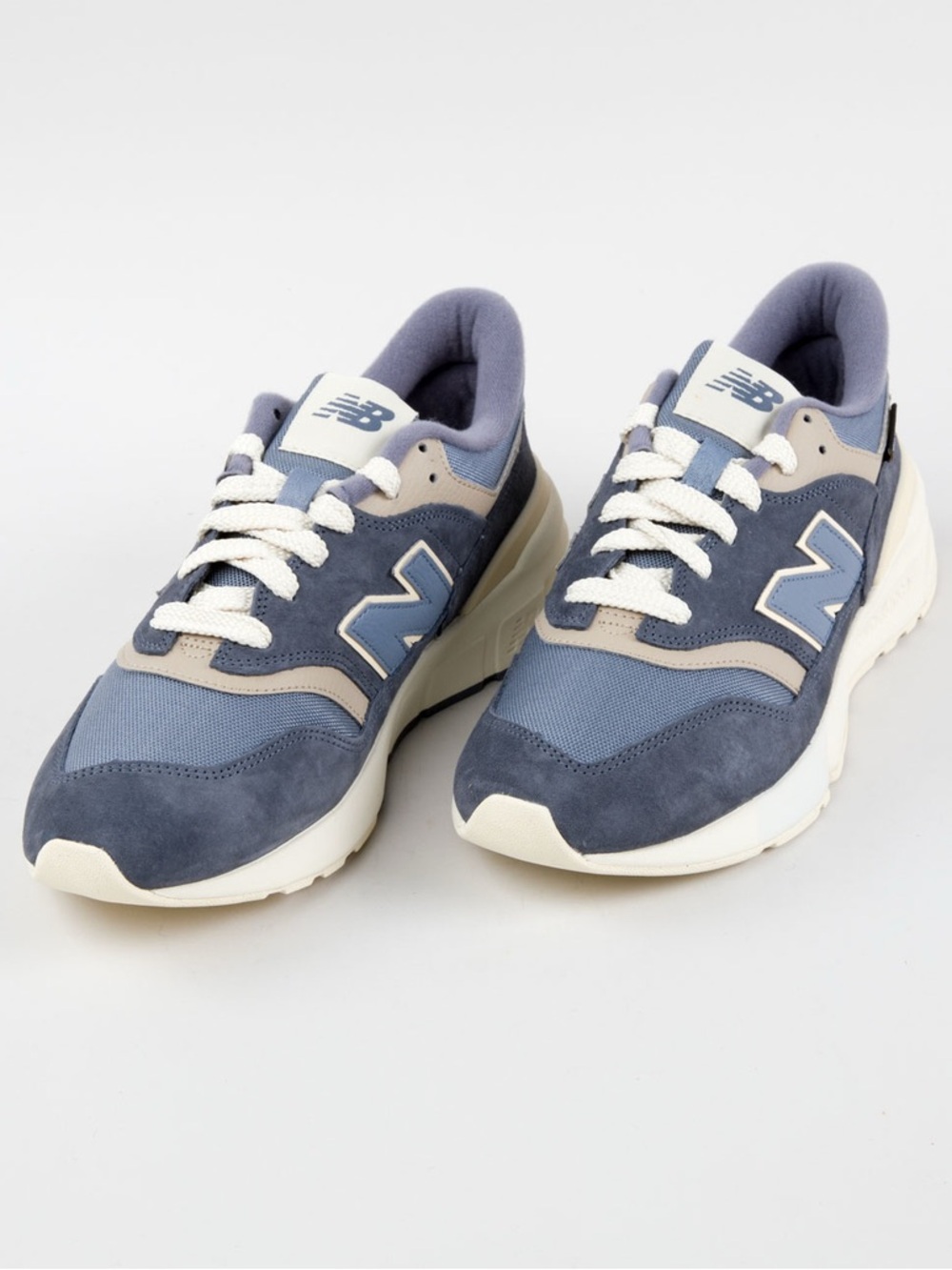 NWOT Unisex New Balance 997R Navy Blue Cream Size 5.5 Women’s Size 4 Men’s